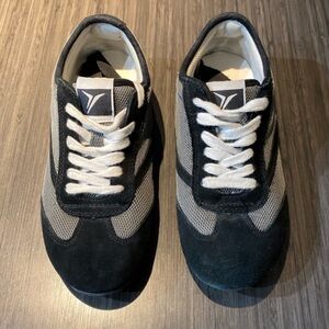 Old Navy Black and Light Gray Women's Sneakers